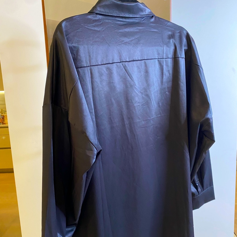 Resuapre Abstract Button Up - Picture 2 of 4